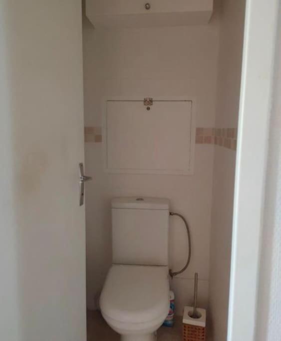 Ferienwohnung F3 Avec Balcon 5 Min Gare Sqy Et Parking Gratuit Guyancourt Exterior foto