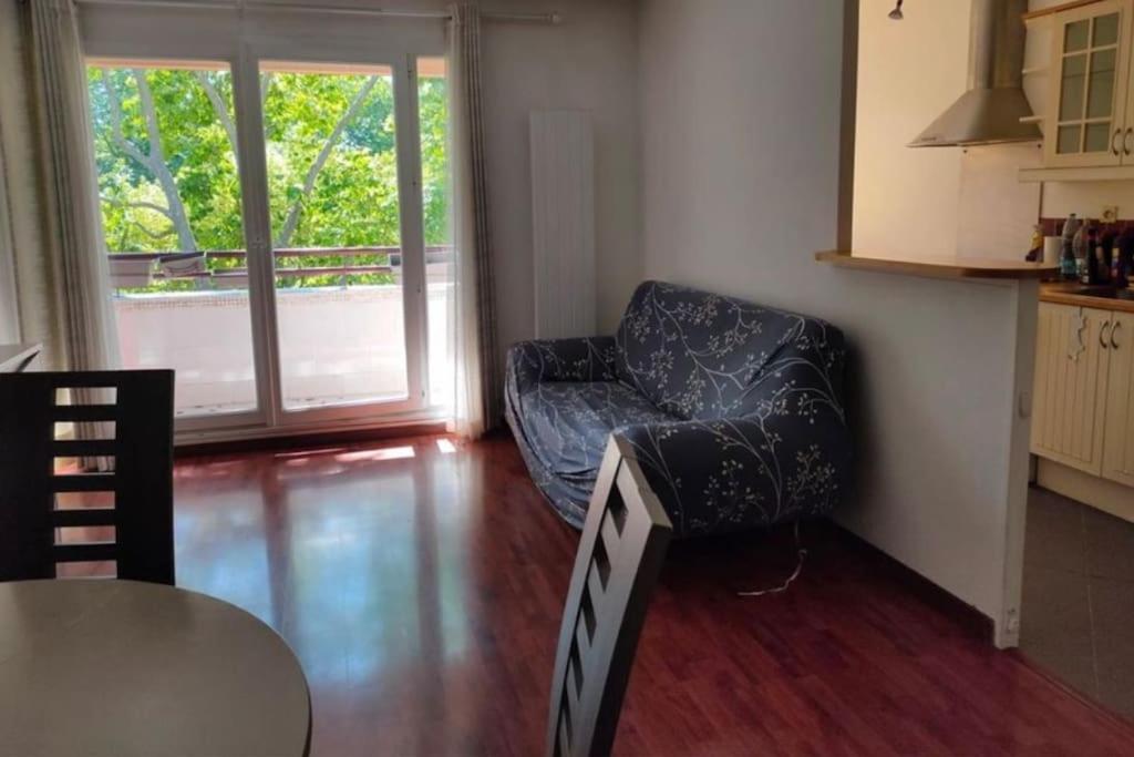 Ferienwohnung F3 Avec Balcon 5 Min Gare Sqy Et Parking Gratuit Guyancourt Exterior foto