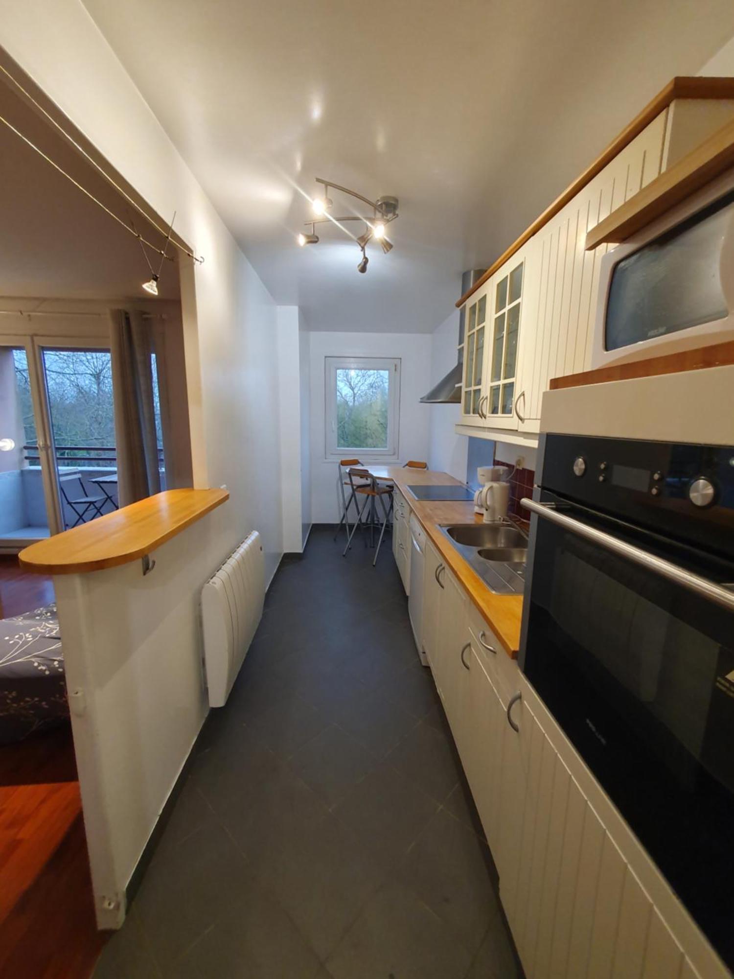 Ferienwohnung F3 Avec Balcon 5 Min Gare Sqy Et Parking Gratuit Guyancourt Exterior foto