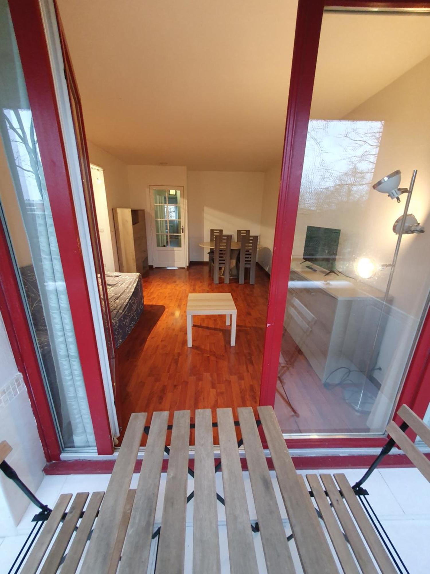 Ferienwohnung F3 Avec Balcon 5 Min Gare Sqy Et Parking Gratuit Guyancourt Exterior foto
